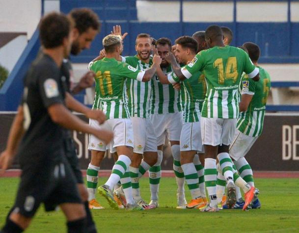 Un sólido Bravo fue titular en agónica victoria del Real Betis de Pellegrini ante el Alavés