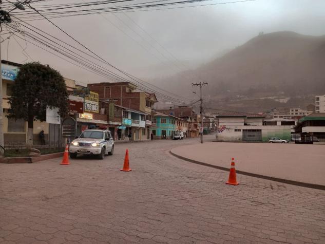 [VIDEO] Reportan intensa caída de ceniza volcánica sobre provincias de Ecuador