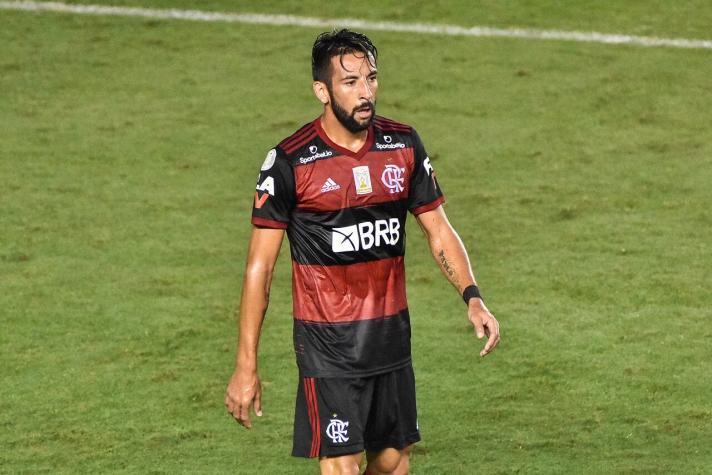 Medio brasileño asegura que Isla y otros tres jugadores del Flamengo dieron positivo a COVID-19