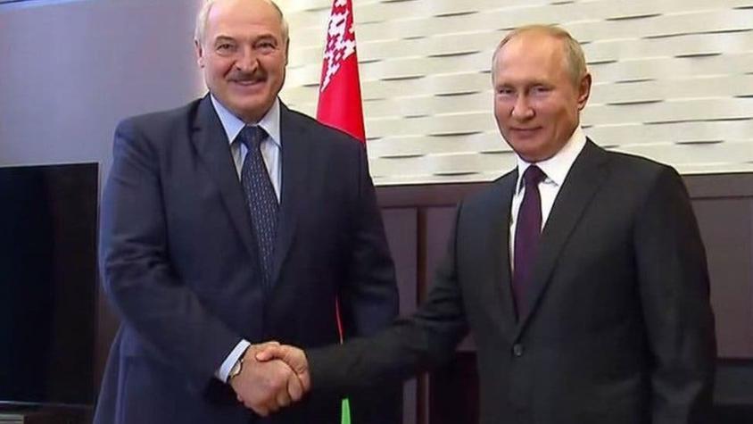 Cómo el apoyo de Putin a Lukashenko podría provocar una "anexión blanda" de Bielorrusia