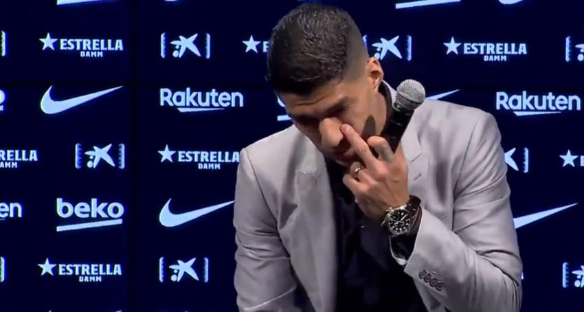Luis Suárez se despide entre lágrimas del FC Barcelona y con un gesto hacia Bartomeu