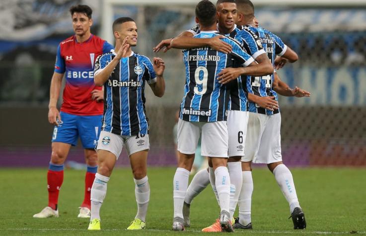 Los goles de Gremio que hundieron a Universidad Católica en la Copa Libertadores