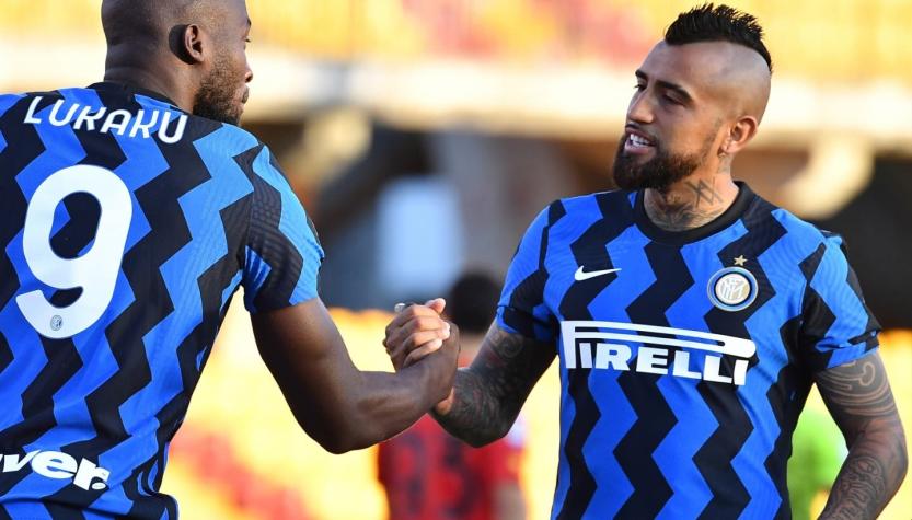 Vidal abandona la cancha con molestias físicas en el duelo del Inter ante Benevento por la Serie A
