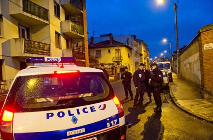Un hombre mata con un cuchillo y un martillo a su esposa, a dos hijos y a dos sobrinos en Francia