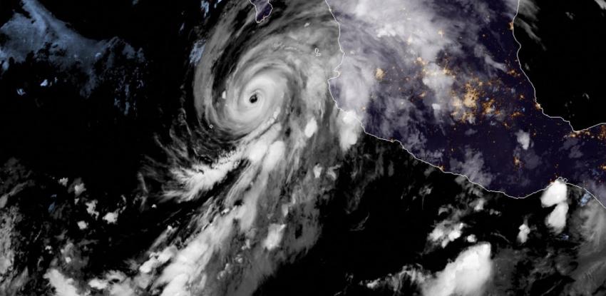 El huracán Delta alcanza la categoría 4 y será "extremadamente peligroso" a su llegada a México
