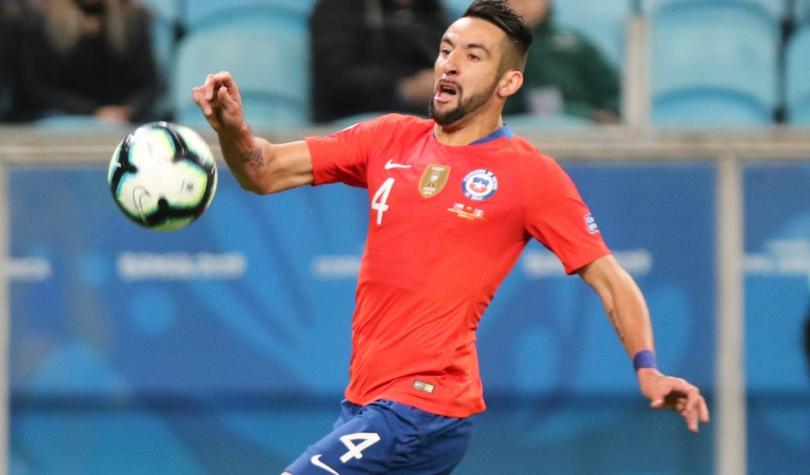 Isla sólo podrá ingresar a Chile con negativo en test de COVID y es autorizado a jugar por Flamengo