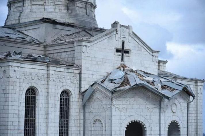 Armenia y Azerbaiyán: Catedral histórica de Karabaj fue alcanzada por bombardeos