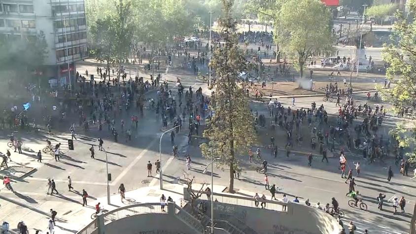 Manifestaciones en cercanías de Plaza Italia genera cortes de tránsito