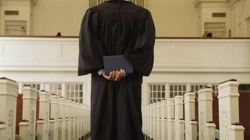 Sacerdote es arrestado tras ser acusado de tener relaciones sexuales en iglesia de EE.UU