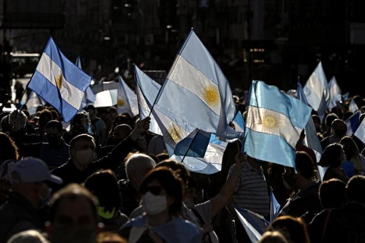 Masiva protesta en Buenos Aires contra Gobierno de Fernández y confinamiento por el COVID-19