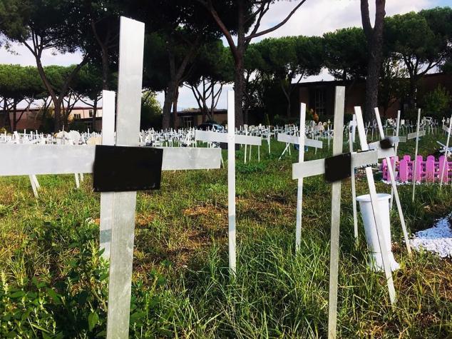 Un cementerio de fetos despierta indignación en Italia