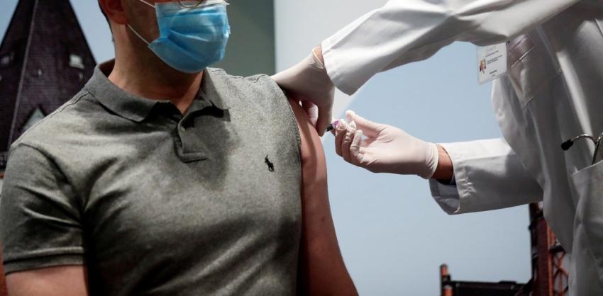 COVID-19: Pfizer pedirá autorización de emergencia para su vacuna en noviembre