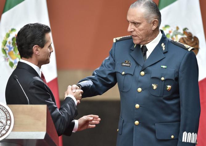 Gobierno mexicano dice que arresto en EEUU de ex ministro de Defensa fue por narcotráfico
