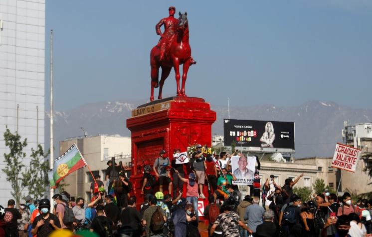 "Vuelcan su resentimiento": Ejército rechaza vandalización a estatua del general Baquedano
