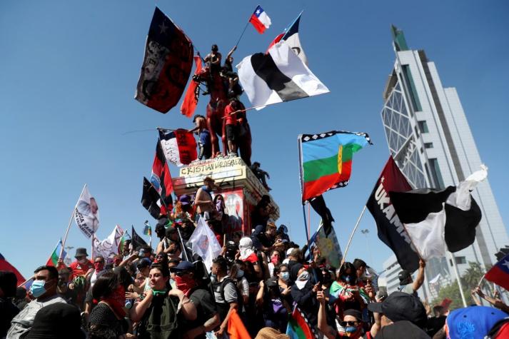 [FOTOS] Un año del 18-O: Carabineros cifra en 25 mil los manifestantes en Plaza Italia