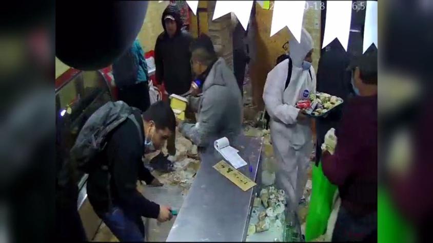 [VIDEO] Daños y vandalizaciones: Locatarios denuncian que les cobran para que no los saqueen
