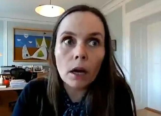 "¡Oh, Dios mío, hay un terremoto!": Sismo sorprende en vivo a la primera ministra de Islandia