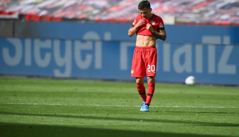 Técnico del Bayer Leverkusen descarta a Charles Aránguiz para el estreno en la Europa League