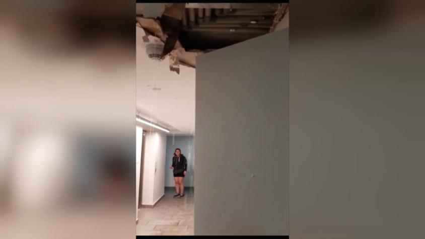 [VIDEO] Vecinos de 258 departamentos indignados por filtración que los dejó inundados y sin ascensor