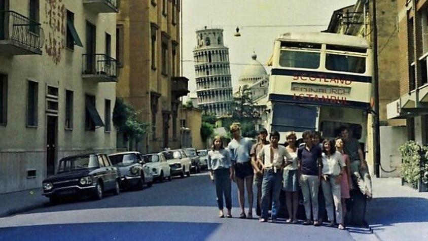 El épico viaje de un grupo de estudiantes en un autobús viejo más allá de la Cortina de Hierro