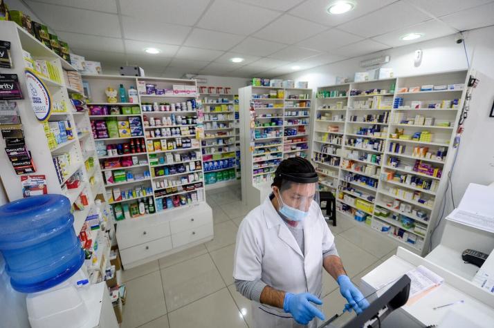 Exámenes rápidos y consultas: farmacia lanza nuevo servicio para pacientes crónicos