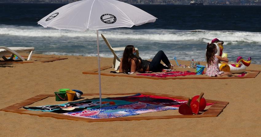 Entregan protocolo para visitar playas en pandemia: Se podrá quitar la mascarilla para tomar sol