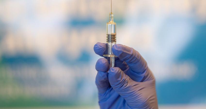 Ensayos de vacuna contra el COVID-19 comenzaron en Talca: Ya hay tres voluntarios inoculados