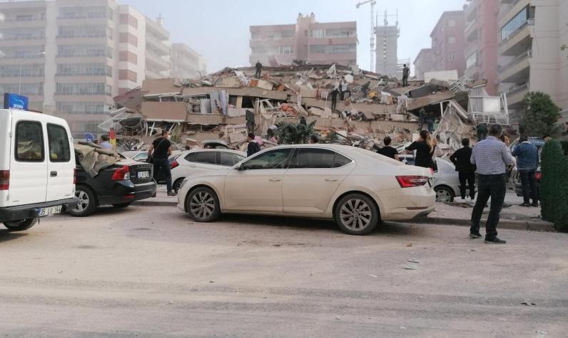 Terremoto de magnitud 7 destruye varios edificios en el oeste de Turquía
