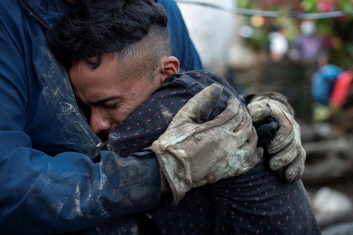 Seis muertos y 35 desaparecidos por deslave en El Salvador