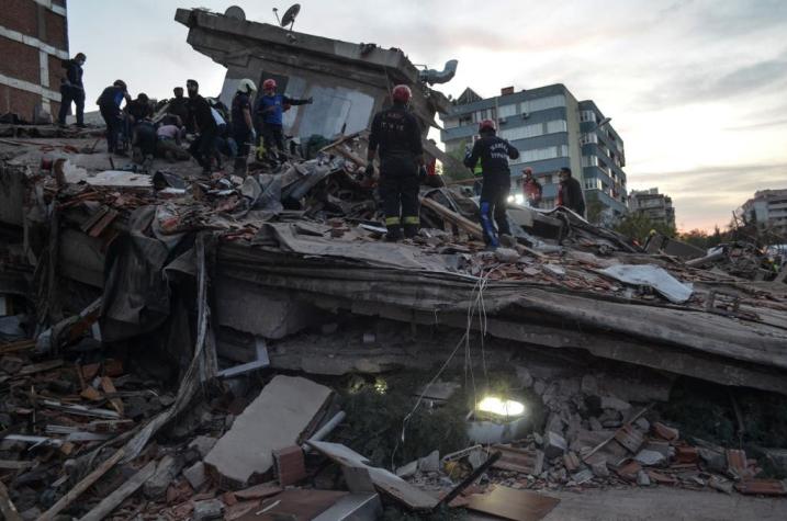 Aumenta a 14 el número muertos en Grecia y Turquía tras terremoto
