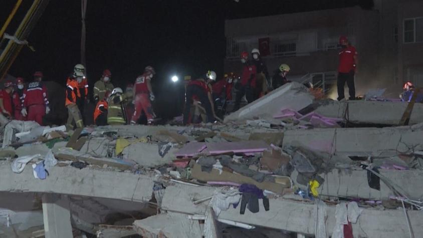 [VIDEO] T13 en Izmir: Ascienden a 28 los muertos por sismo en Turquía y Grecia