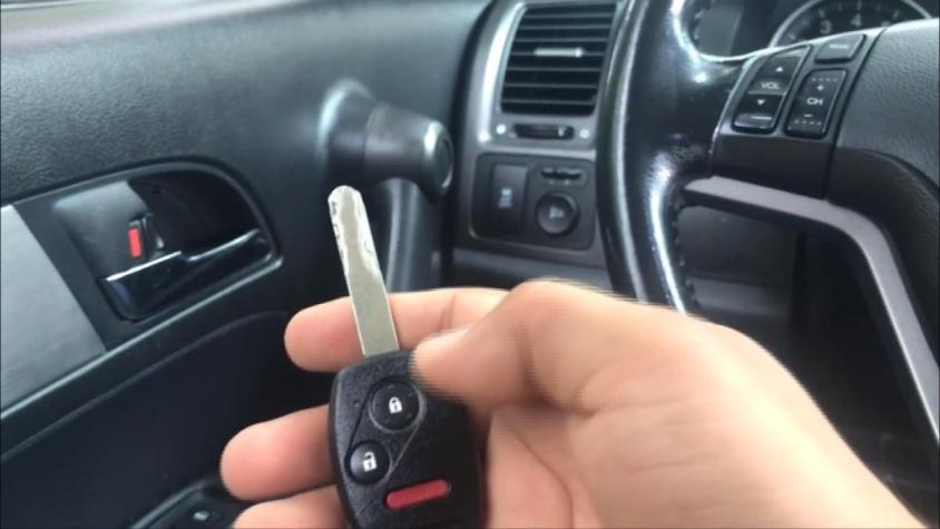 [VIDEO] Alerta por nueva forma de robar vehículos: usaban máquina para clonar llaves