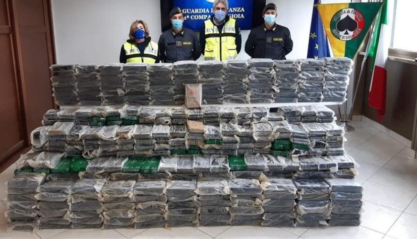 Italia: Incautan casi una tonelada de cocaína escondida en mejillones provenientes de Chile