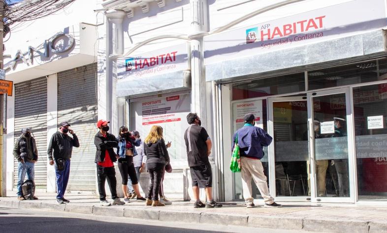 Retiro de fondos AFP: chilenos sacaron más del doble que los peruanos