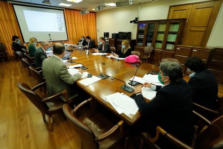 Chile Vamos insistirá en Sala con indicaciones para impedir universalidad de segundo retiro AFP