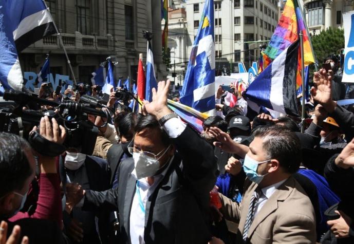 Denuncian atentado en oficina de campaña del Presidente electo de Bolivia