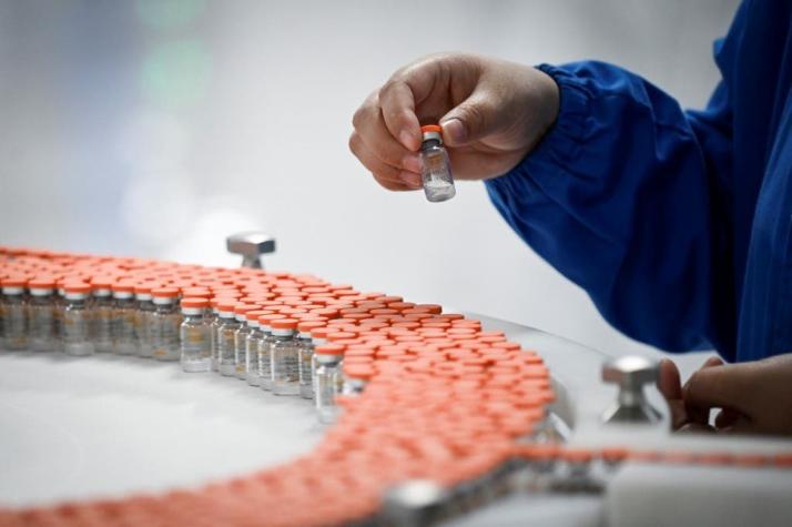 Brasil suspende ensayos de vacuna china contra el COVID-19 por un "incidente grave"
