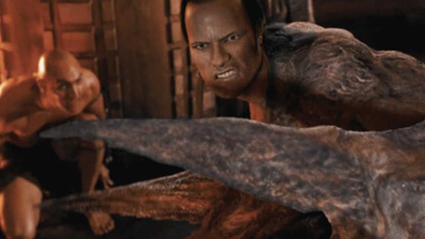 Para olvidar los efectos visuales de la original: La Roca prepara un reboot de "El rey escorpión":