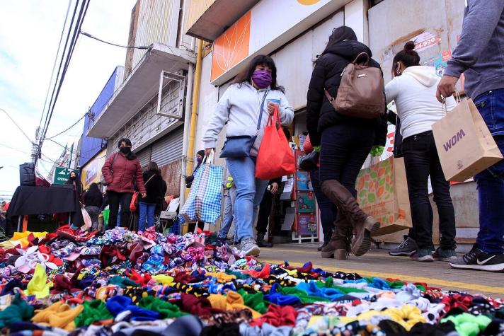 Talcahuano prohíbe comercio ambulante: habrá multas para compradores