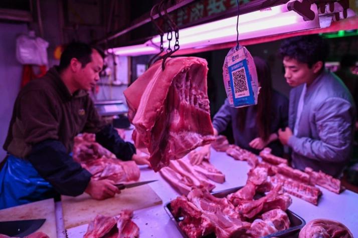 Ciudad china de Wuhan halla rastros de coronavirus en carne congelada procedente de Brasil