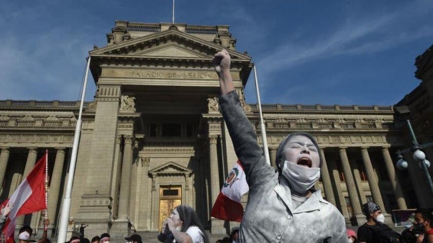 Crisis en Perú: ola de protestas deja dos muertos y pone en jaque gobierno del presidente interino