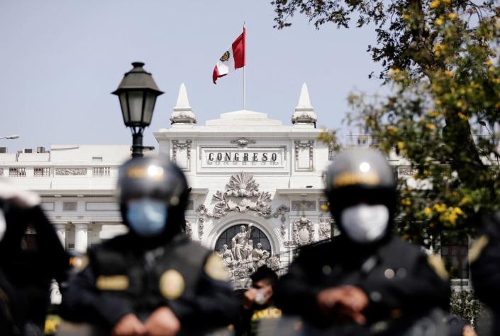 Congreso peruano sesiona para decidir a reemplazante de ex Presidente Manuel Merino