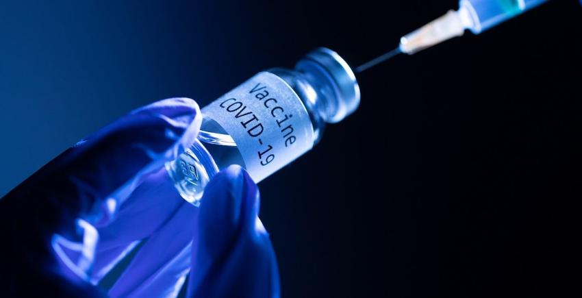 Reino Unido podría empezar a distribuir la vacuna de Pfizer en diciembre