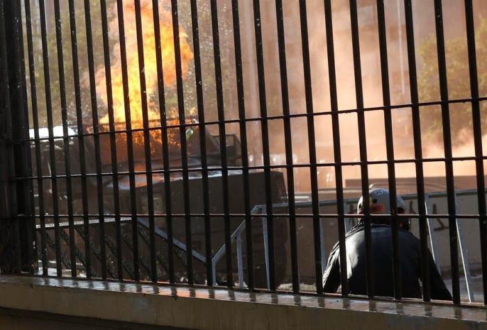 Quema de paraderos y barricadas en Santiago en nueva jornada de manifestaciones