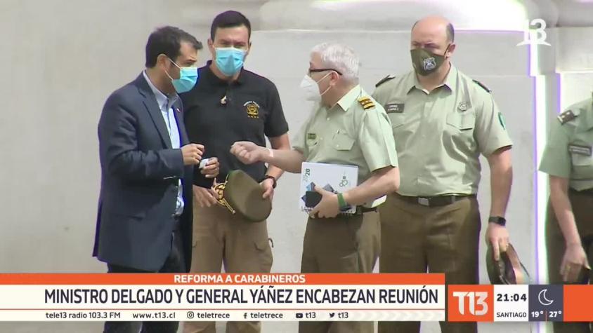 [VIDEO] Reforma a Carabineros: Ministro Delgado y general Yáñez encabezan reunión