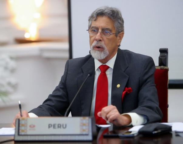 Presidente de Perú reforma a la policía tras represión a manifestantes