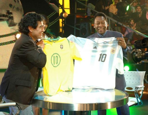 "Espero podamos jugar juntos en el cielo": La sincera despedida de Pelé a Maradona