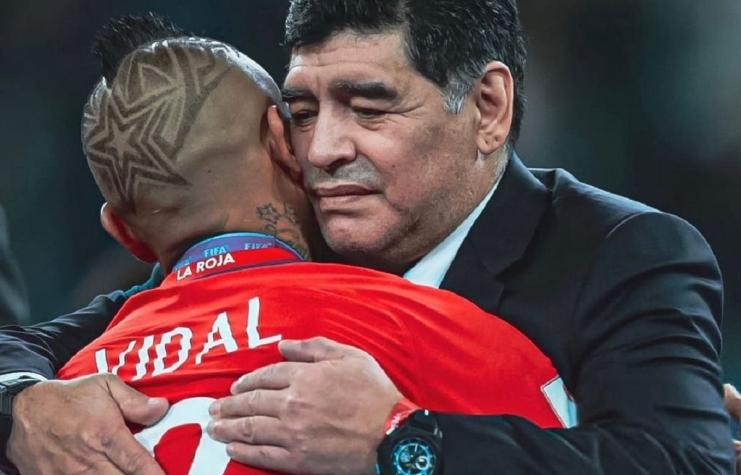 “Seguirás siendo la mano de Dios”: La sentida despedida de Alexis Sánchez y Arturo Vidal a Maradona