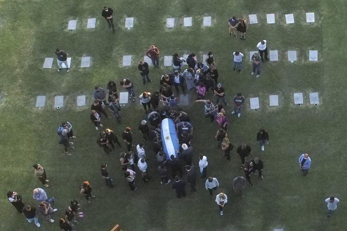 Maradona fue enterrado en el cementerio Bella Vista: familiares y amigos le dieron el último adiós