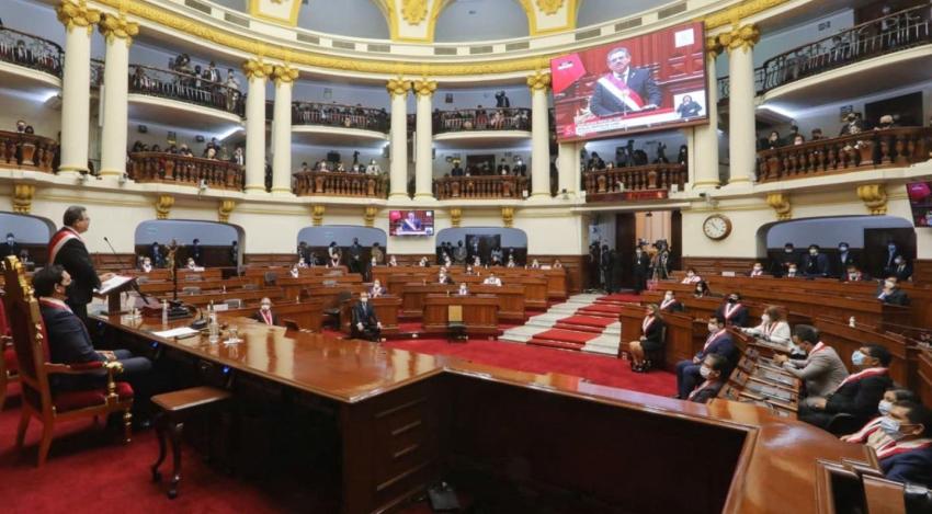 Proyecto de ley que elimina pensión vitalicia a expresidentes de Perú avanza en el Congreso